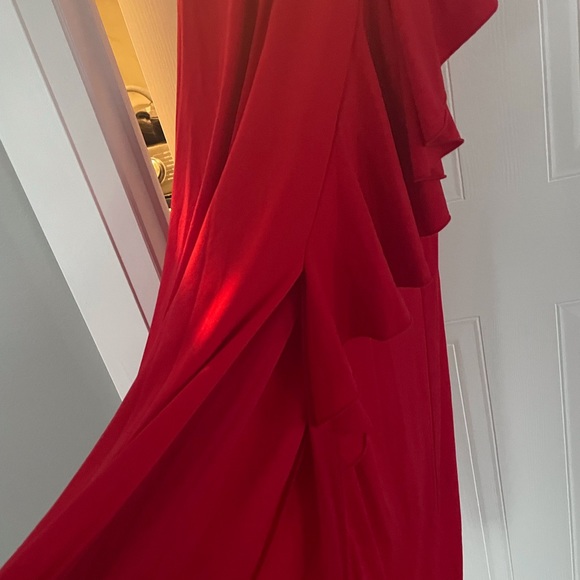 Maxi red dress, perfect for Valentines. - Picture 3 of 5